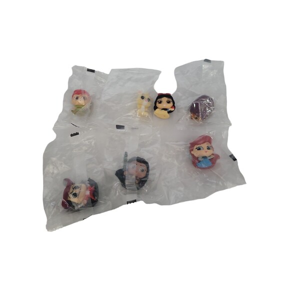 Disney Doorables Multi Mixed Series Lot Of 7 New - Picture 1 of 8